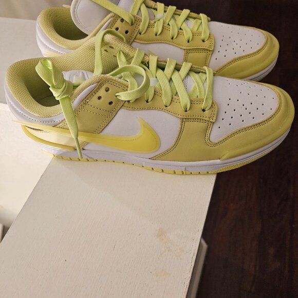 Nike Women's Dunk Low White Twist Lemon Green Size 10 - Picture 3 of 4